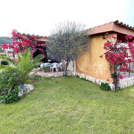 Erika Villa Castiadas Exterior foto
