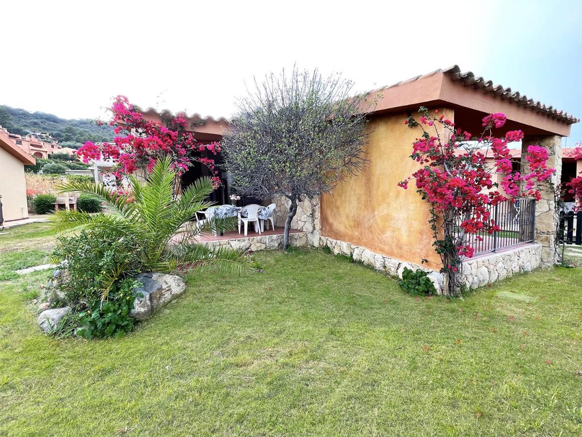 Erika Villa Castiadas Exterior foto