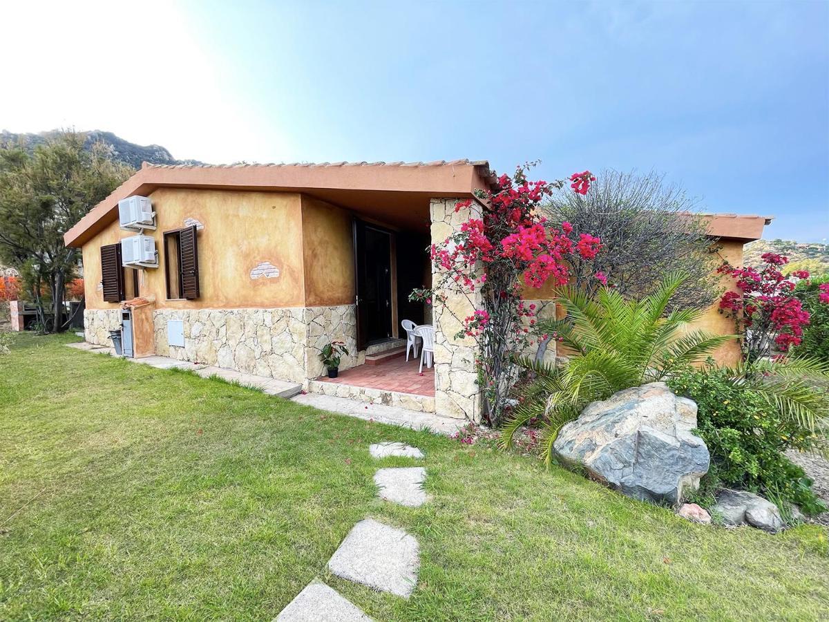 Erika Villa Castiadas Exterior foto
